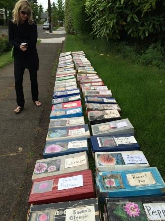 Flower Bulb Yard Sales (near NE Going St & NE 32nd)  